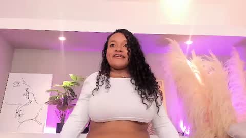 liahglow online show from July 19, 8:45 pm