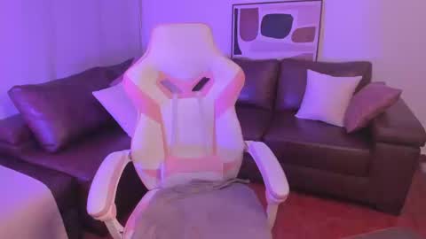 Liah online show from March 20, 9:30 pm