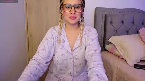 Lia  online show from September 25, 12:03 am