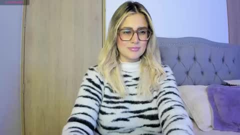 Lia  online show from September 27, 11:54 pm