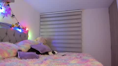 Lia  online show from February 12, 2:17 am