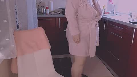 miss Lia  colection for travel online show from April 4, 11:13 pm