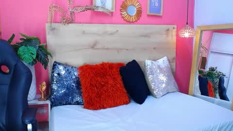 Snapshot of liahspencer chatting on April 4, 6:38 pm lia online show from April 4, 6:38 pm