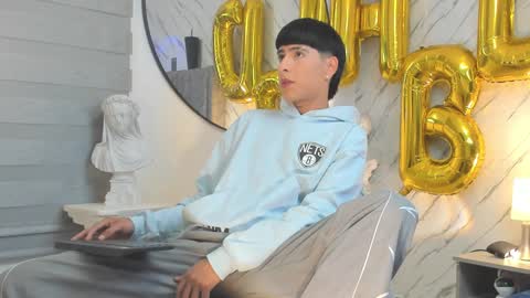 Liam online show from February 5, 5:52 am