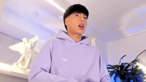 Liam online show from April 2, 1:42 pm