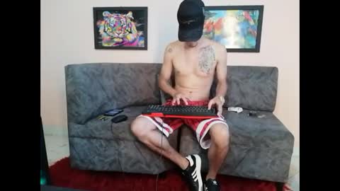 Snapshot of liam_andres12 chatting on September 10, 9:37 pm Andres online show from September 10, 9:37 pm