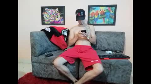 Snapshot of liam_andres12 chatting on September 13, 9:25 pm Andres online show from September 13, 9:25 pm
