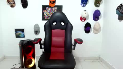 Andres online show from May 10, 9:53 pm