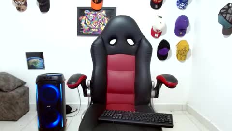 Andres online show from May 17, 9:44 pm
