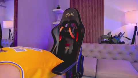 Liam Collins online show from December 17, 11:49 am