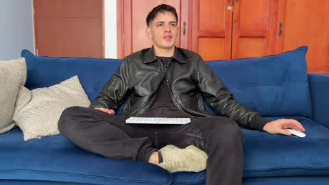 Snapshot of liam_enzho chatting on May 19, 2:45 pm Liam online show from May 19, 2:45 pm