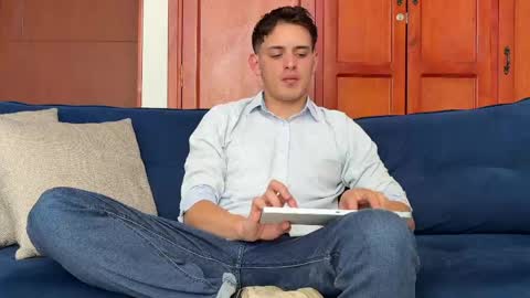 Snapshot of liam_enzho chatting on May 21, 2:46 pm Liam online show from May 21, 2:46 pm
