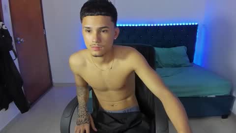 liam_hard01 online show from February 4, 12:22 pm