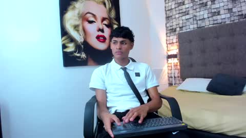 Snapshot of liam_heat1 chatting on March 27, 7:46 pm liam_heat1 online show from March 27, 7:46 pm