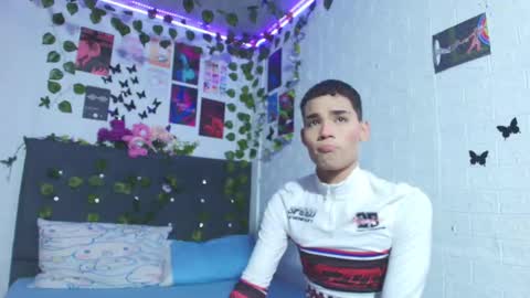 Snapshot of liam_honey18 chatting on September 29, 2:38 am liam_honey18 online show from September 29, 2:38 am