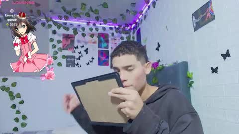 Snapshot of liam_honey18 chatting on October 17, 12:41 pm liam_honey18 online show from October 17, 12:41 pm