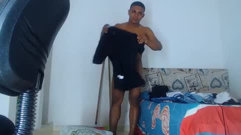 Snapshot of liam_igor chatting on October 12, 3:55 pm liam online show from October 12, 3:55 pm