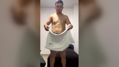 liam_jones10 online show from December 19, 5:47 am