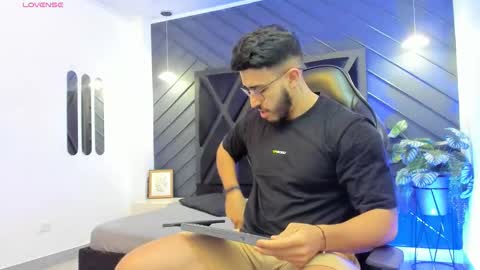 LIAM KLEIN online show from September 30, 11:15 am