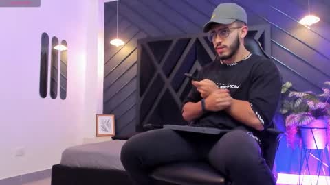 LIAM KLEIN online show from October 4, 11:19 am