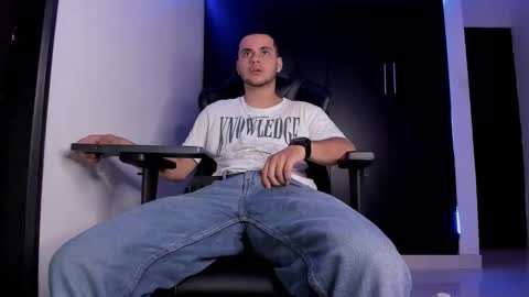 Liam online show from February 3, 2:53 am