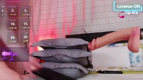 HORNYMOAN online show from May 21, 10:50 pm