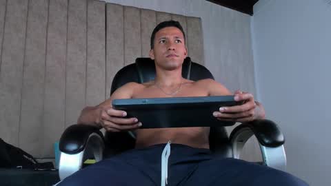 Snapshot of liam_mush chatting on March 20, 8:25 pm liam mush online show from March 20, 8:25 pm