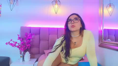 liam_rochi online show from April 28, 12:54 pm