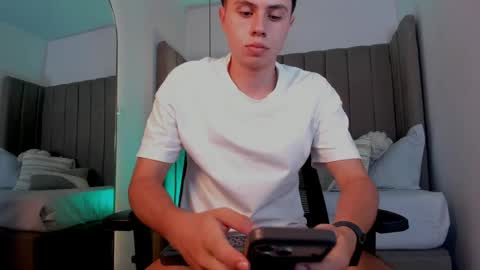 liam_salvatore online show from May 2, 6:35 pm