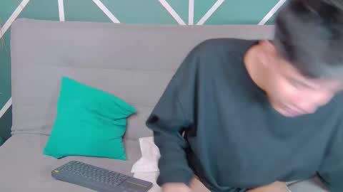 Liam online show from December 19, 1:40 pm