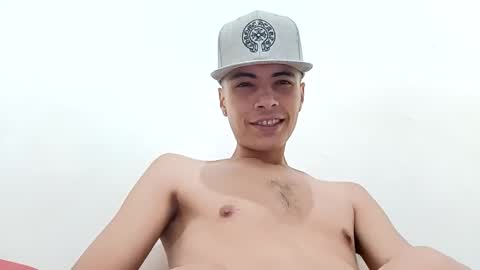 Snapshot of liam_smith00 chatting on December 8, 8:09 am liam_smith00 online show from December 8, 8:09 am