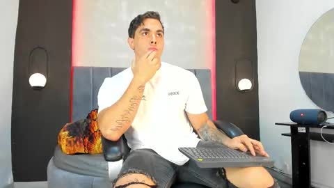 Liam online show from October 15, 7:58 pm