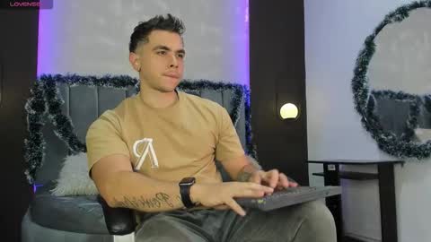 Liam online show from November 23, 10:42 pm