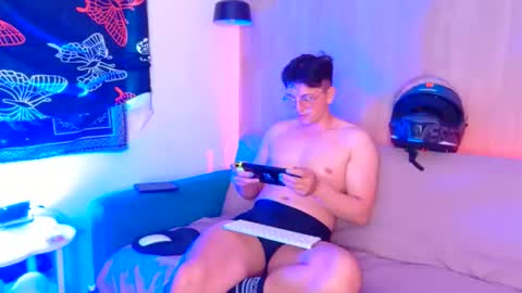 Liam and oliver online show from April 1, 10:40 pm