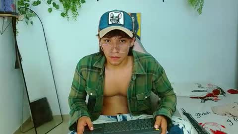 liamxul online show from October 8, 7:44 pm