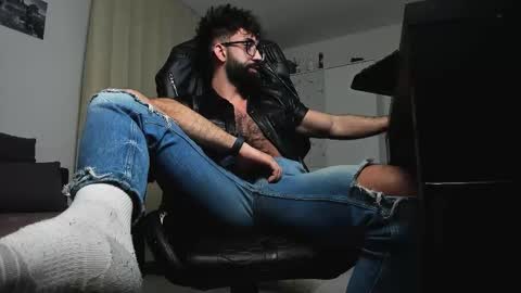 Liam online show from February 25, 8:18 pm