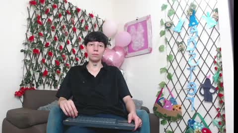 Liam  online show from April 2, 7:33 pm