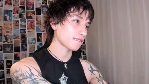 Snapshot of liamelf chatting on March 14, 3:23 am Liam online show from March 14, 3:23 am