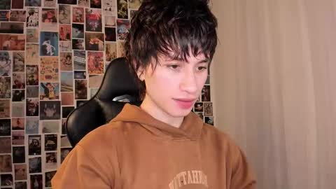 Snapshot of liamelf chatting on March 18, 5:21 am Liam online show from March 18, 5:21 am