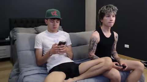 Snapshot of liamelf chatting on July 15, 4:40 am Liam online show from July 15, 4:40 am