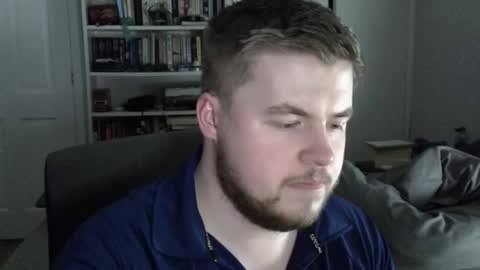 Liam Fox online show from November 16, 2:17 am