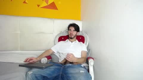 LiamLuxe online show from January 11, 3:20 pm