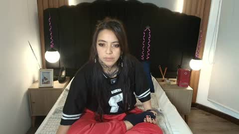 L I A M O N R O E online show from April 5, 12:02 pm