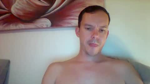 Snapshot of liamrosezn chatting on December 9, 7:39 pm LiamRose online show from December 9, 7:39 pm
