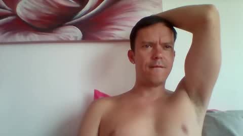 Snapshot of liamrosezn chatting on January 1, 6:26 am LiamRose online show from January 1, 6:26 am
