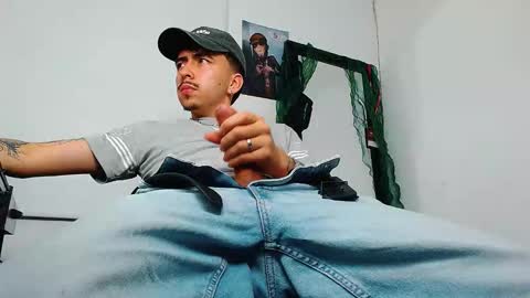 Snapshot of liamty_luxor chatting on February 14, 6:32 am Liam online show from February 14, 6:32 am