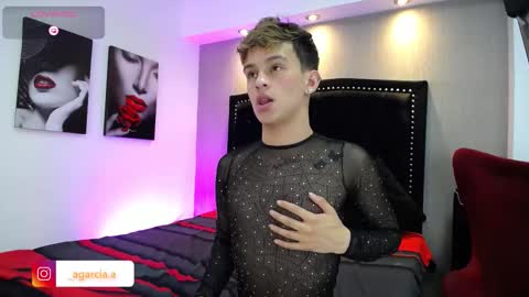 Snapshot of liamwild20 chatting on March 9, 5:44 am liam online show from March 9, 5:44 am