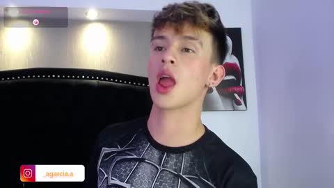 Snapshot of liamwild20 chatting on March 20, 11:20 pm liam online show from March 20, 11:20 pm