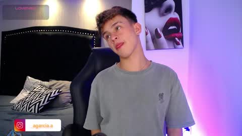 Snapshot of liamwild20 chatting on March 30, 4:57 am liam online show from March 30, 4:57 am