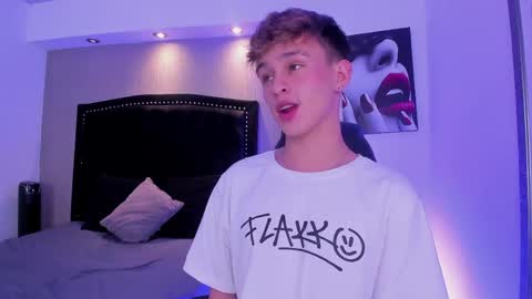 Snapshot of liamwild20 chatting on April 1, 4:46 am liam online show from April 1, 4:46 am